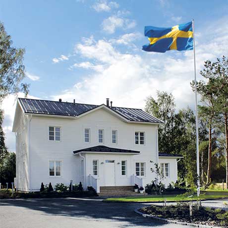 Flagmore´s flaggstång och svenska flaggan